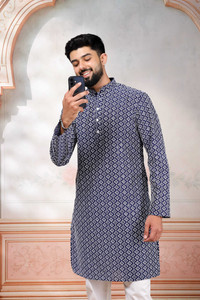 Koshin Men Embroidered Straight Kurta