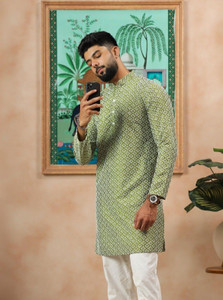 Koshin Men Embroidered Straight Kurta