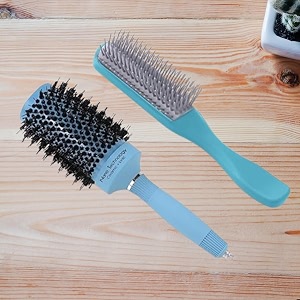 kuber industries hair brush  bristles brush  hair brush with paddle  sharp hair brush for woman  suitable for all hair types  tgx525-c19ble  ice blue amp blue