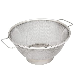 kuber industries small stainless steel colanderstrainer for pasta noodles grains vegetables and fruits with handle silver