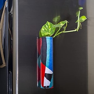 kyari abstract design print magnetic planter for indoor plants  rust-free  size 18  5  45 cm  single set  plants not included
