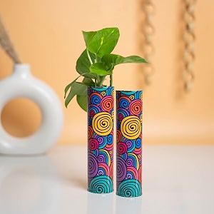 kyari magneto metal pots for indoor plants with drainage hole amp stand best flower pots amp planters for home decor living room kitchen bedroom table top office gifting multicolor pack of 2