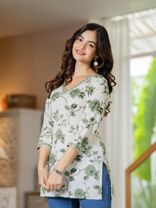 Lakasadapapel Women Floral Print Straight Kurta