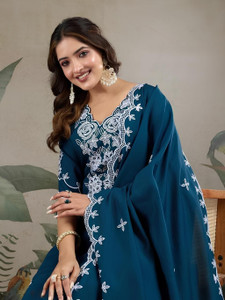 Lazzly Women Kurta Pant Dupatta Set