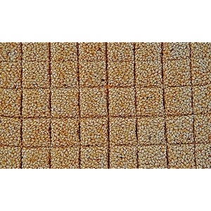 lonavala foods famous seasme chikki box - 400 grams  no added preservatives and colours  nutritious chikki bars  gajak tili chikki made with jaggery  sweet til seasme chikki