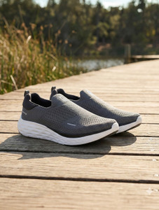 LOTTO Aerostep Slip on Walking Shoes For