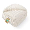 Luciphia Waterproof Dog Blanket, Washable Reversible Flannel Pet Throw