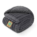 Luciphia Waterproof Dog Blanket, Washable Reversible Flannel Pet Throw
