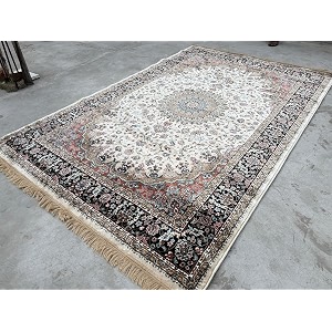 Luxury Silk Carpet 4 x 6 FEET