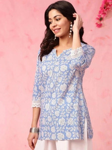 Mahiras Comfort Women Floral Print A-line Kurta