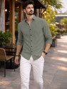 Mameru Men Regular Fit Solid Cut Away