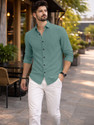 Mameru Men Regular Fit Solid Cut Away
