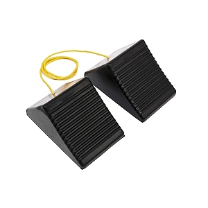 MaxxHaul 50012 Rubber Wheel Chock With Rope