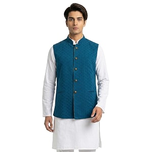 Men Regular Fit Reversible Soild Embroidery Pattern