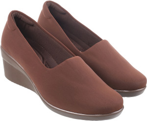 metro casuals for women