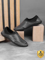 METRO Slip On Sneakers For Men