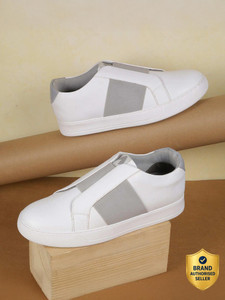METRO Sneakers For Men