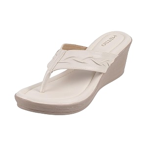 Metro Women Synthetic Leather Wegde Heel Sandal