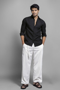 METRONAUT Men Solid Casual Black Shirt