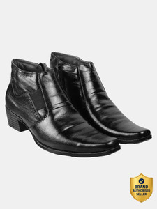 MOCHI Slip On For Men