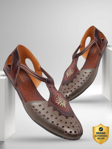 MOCHI Women Flats