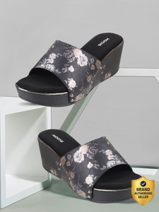MOCHI Women FloralPrintedWedgeMules Wedges Sandal Black 4