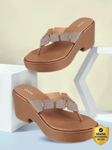 MOCHI Women Wedges