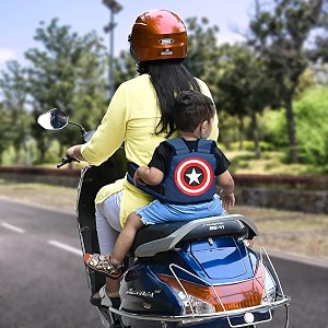 momittle baby two wheeler safety belt for kids  baby holder for bike  2 wheeler safety belt for kids  secure your children while riding  double buckles for extra safety blue pack of 1
