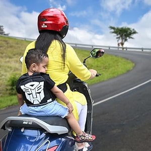 momittle baby two wheeler safety belt for kids  baby safety products  baby holder for bike  2 wheeler safety belt for kids  double buckles for extra safety tribe man black 1 count