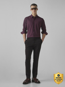 MUFTI Men Solid Formal Maroon Shirt