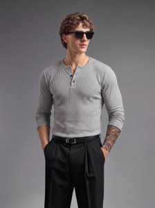 Muskan Creation Self Design Men Henley Neck