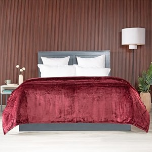 mytrident home essential style me solid double flannel blanket 290gsm 100 polyster scarlet