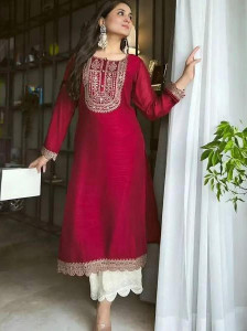 NARACHI TEXWORLD Women Embroidered A-line Kurta