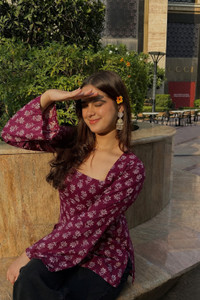 neeravcreation Women Printed Straight Kurta