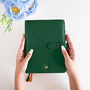 neorah a5coversleeve onlywith loop closure faux leather sleeve travel journal diary holder with pen loop2frontamp1back pocket6card slots  fits any a5soft cover travellers organiser -dark green