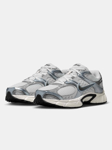NIKE V5 RNR Running Shoes For Men