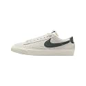 Nike Women's Blazer Low 77' Shoe