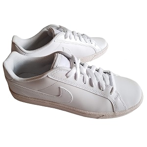 Nike Womens Court Majestic Sneaker