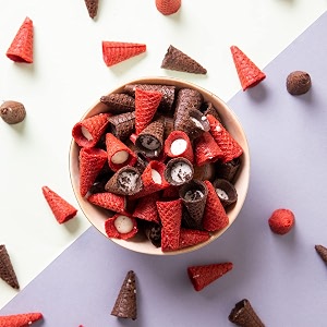 nova nova  best bites choco filled cones  special flavours red velvet cookie amp cream - 100 eggless  150 g