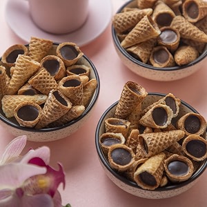 nova nova  best bites choco filled cones  belgian amp dark chocolate flavours  100 eggless  150 g