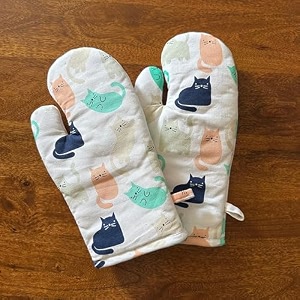 oak amp lily 100 cotton oven gloves set of 2 beige heart print  heat proof quilted amp washable  15 x 30 cm  oven mittens for microwave  ideal for cooking amp baking