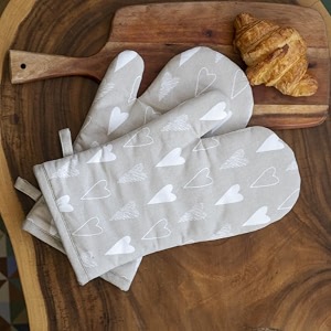 oak amp lily 100 cotton oven gloves set of 2 beige heart print  heat proof quilted amp washable  15 x 30 cm  oven mittens for microwave  ideal for cooking amp baking