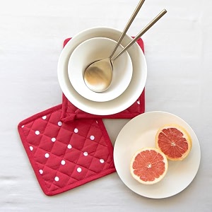 oak amp lily pot holders for kitchen  100 cotton hot pads  heat resistant machine washable  set of 2 with hanging loops  20x20 cm  for cooking baking amp bbq  red amp white polka dot pattern