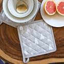 Oak & Lily Pot Holders for Kitchen | 100% Cotton Hot Pads | Heat Resistant, Machine Washable | Set of 2 with Hanging Loops | 20x20 cm | for Cooking, Baking & BBQ | Beige & Ivory Heart Print