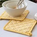 Oak &amp; Lily Pot Holders for Kitchen | 100% Cotton Hot Pads | Heat Resistant, Machine Washable | Set of 2 with Hanging Loops | 20x20 cm | for Cooking, Baking &amp; BBQ | Yellow Honeycomb Pattern