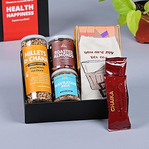 omay foods 6_pcs tender treats gift box  roasted snacks premium teas quirky socks  gift hamper for men boyfriend husband  unique birthday gift for him  healthy snack box  personal gift hamper