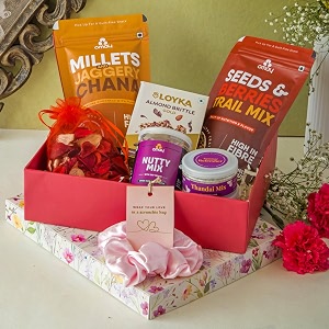 omay foods gift for her  healthy snack hamper for women  birthday amp anniversary  7 pcs dry fruits chocolate amp trail mix  premium gift box