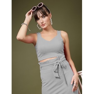 OOMPH Stretchable Sleeveless Crop Top
