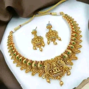 pamadhya copper gold-plated multicolor jewellery set