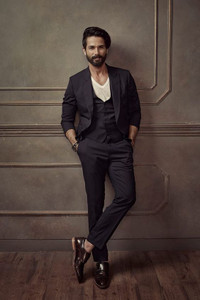 parsh lycra blend solid suit fabric